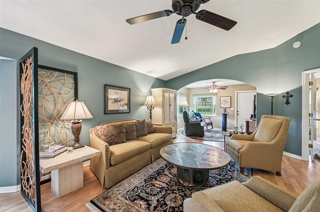 For Sale: $234,000 (2 beds, 2 baths, 1313 Square Feet)