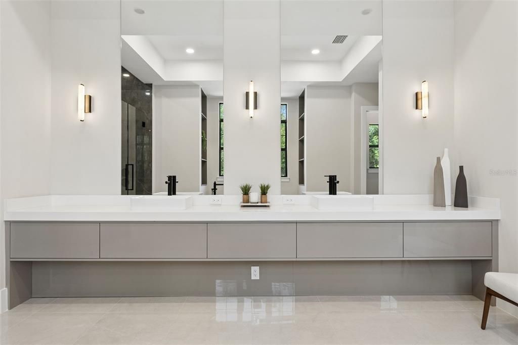 En Venta: $2,800,000 (5 camas, 5 baños, 3984 Pies cuadrados)