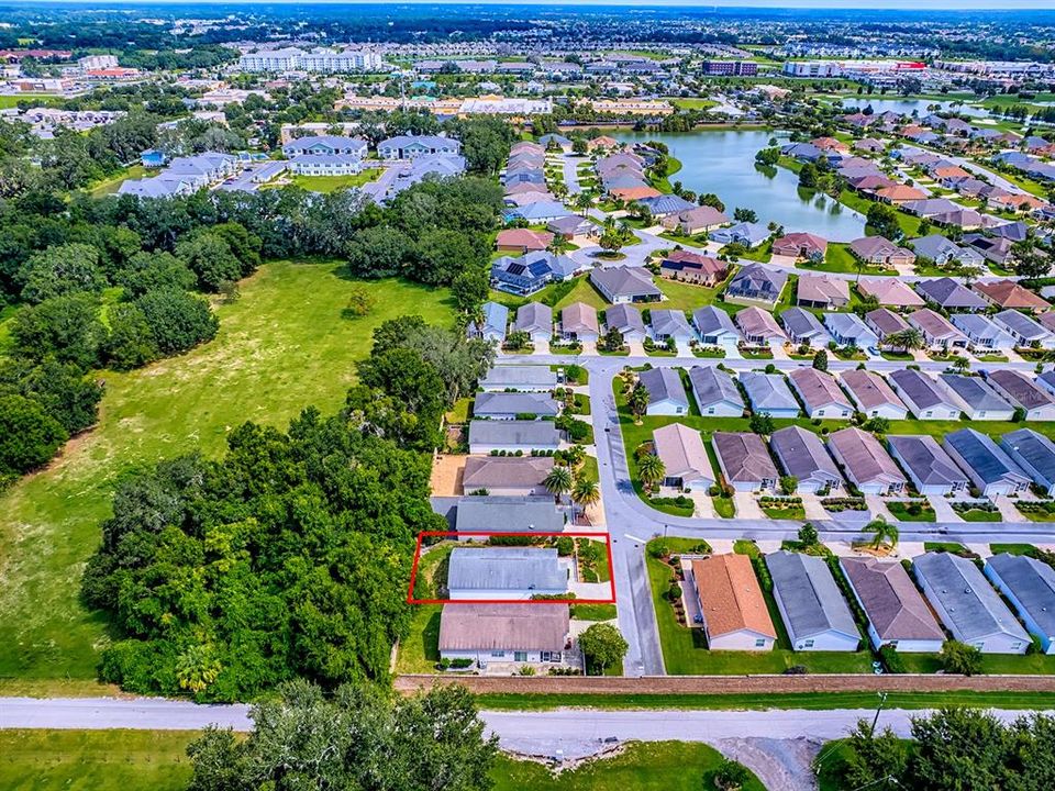 合同活跃: $275,000 (2 贝兹, 2 浴室, 1156 平方英尺)