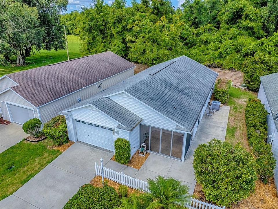 合同活跃: $275,000 (2 贝兹, 2 浴室, 1156 平方英尺)