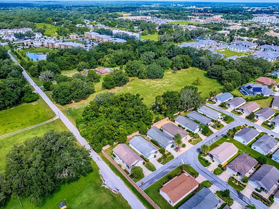 合同活跃: $275,000 (2 贝兹, 2 浴室, 1156 平方英尺)