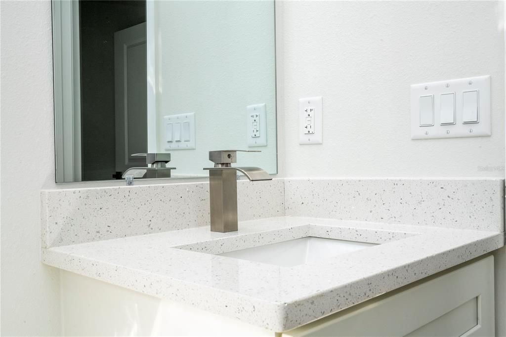 待售: $334,900 (4 贝兹, 3 浴室, 1949 平方英尺)