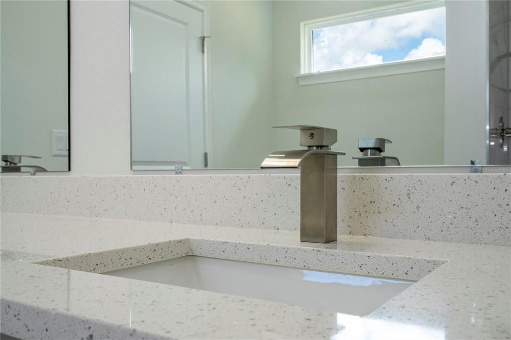 待售: $334,900 (4 贝兹, 3 浴室, 1949 平方英尺)