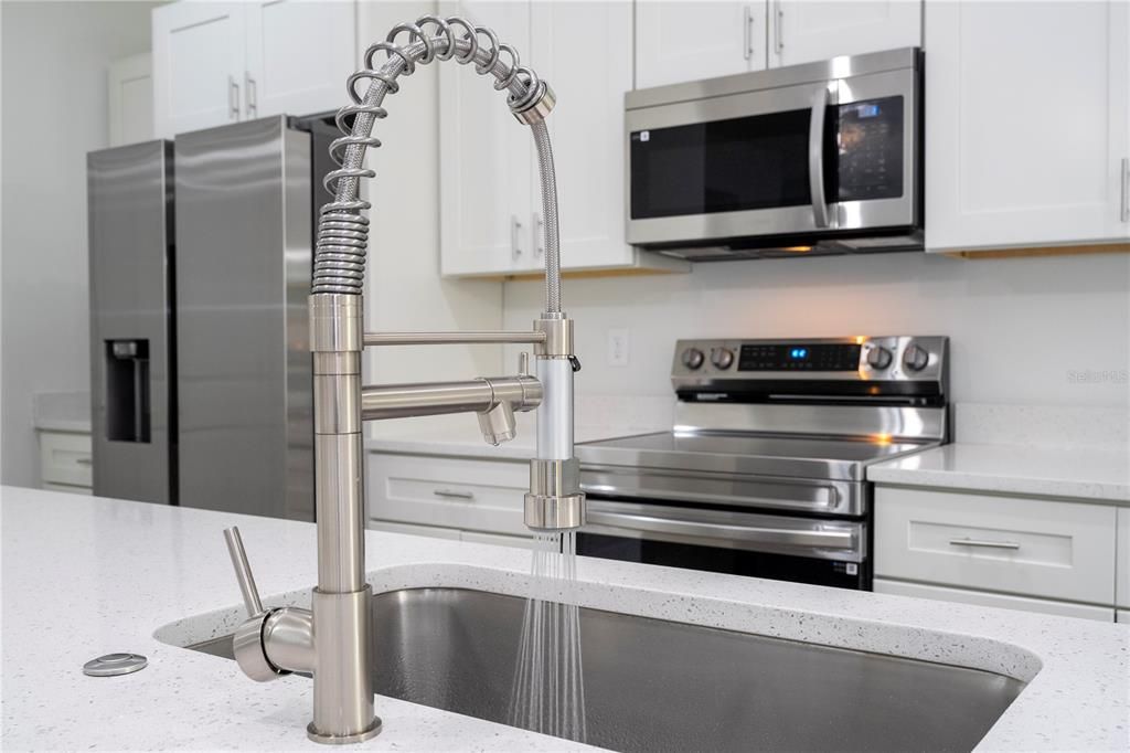 待售: $334,900 (4 贝兹, 3 浴室, 1949 平方英尺)