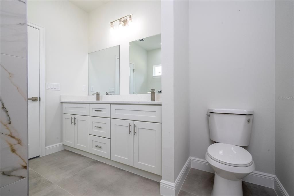 待售: $334,900 (4 贝兹, 3 浴室, 1949 平方英尺)