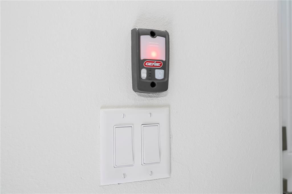 待售: $334,900 (4 贝兹, 3 浴室, 1949 平方英尺)