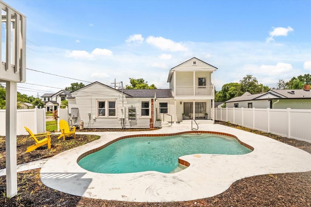 For Sale: $899,000 (4 beds, 3 baths, 2460 Square Feet)