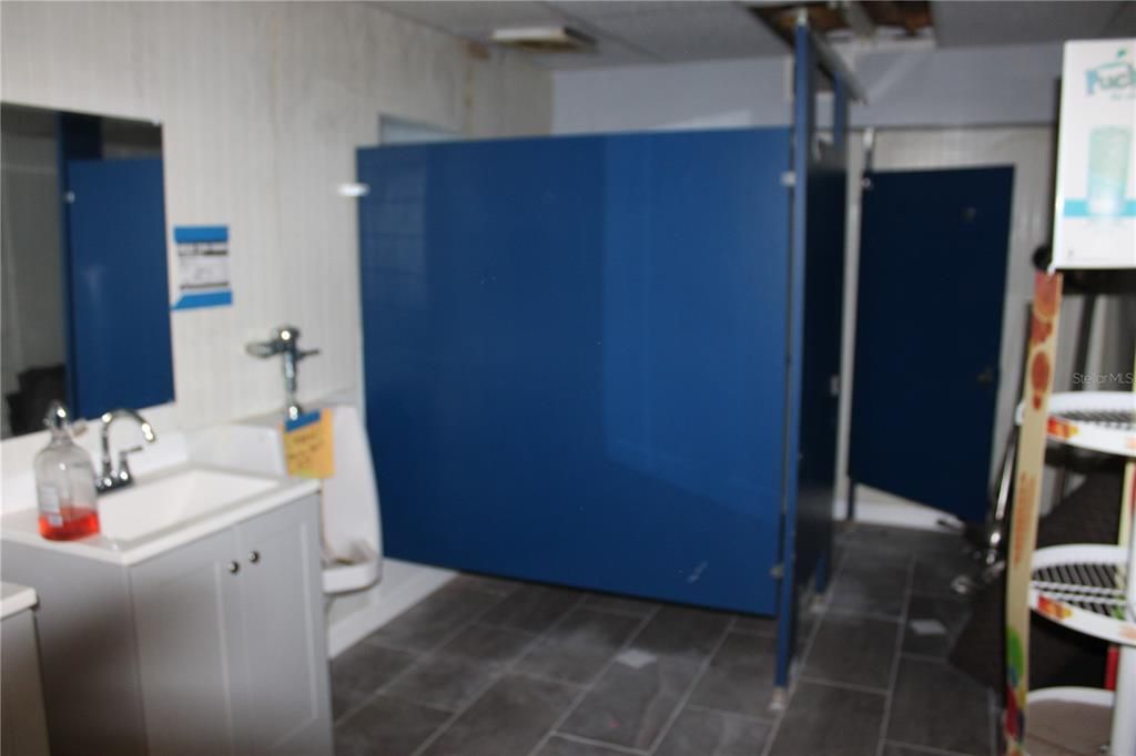 Active With Contract: $899,000 (0 beds, 0 baths, 3786 Square Feet)