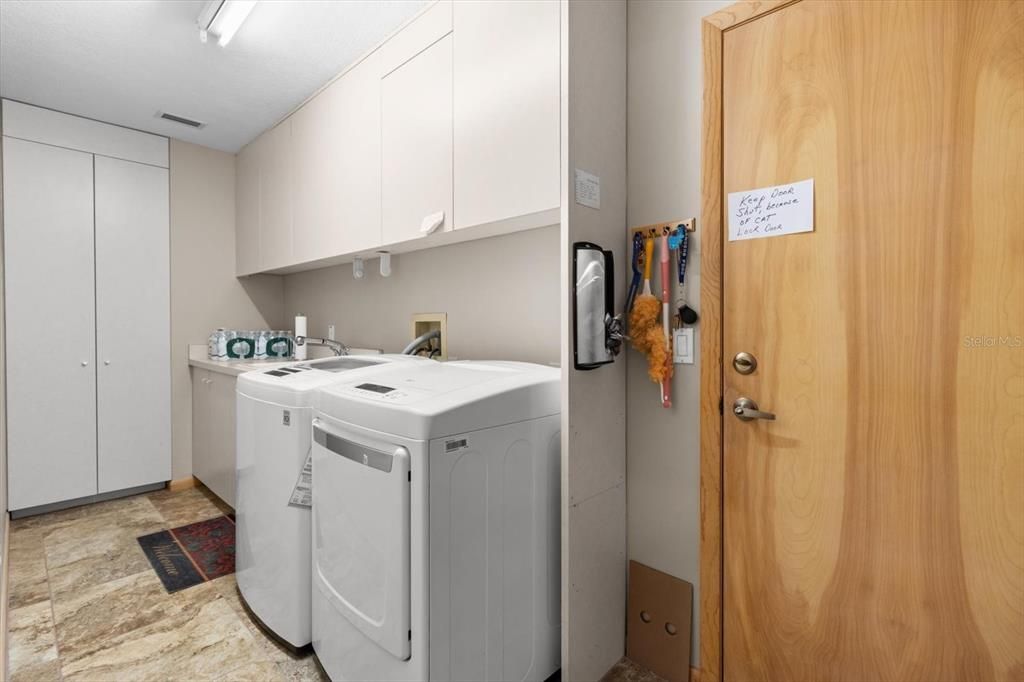 For Sale: $392,000 (3 beds, 2 baths, 1812 Square Feet)