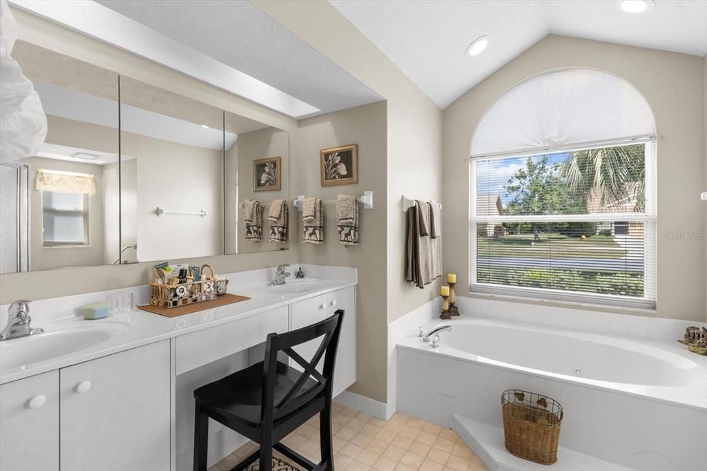 For Sale: $392,000 (3 beds, 2 baths, 1812 Square Feet)