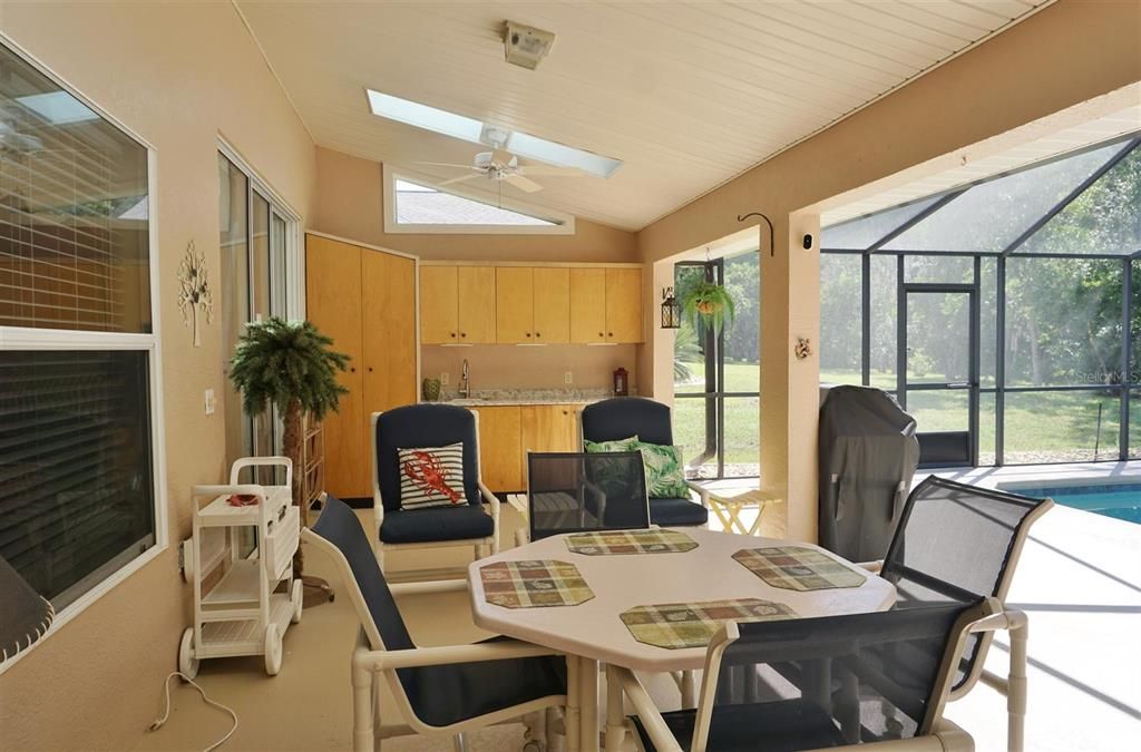 For Sale: $392,000 (3 beds, 2 baths, 1812 Square Feet)