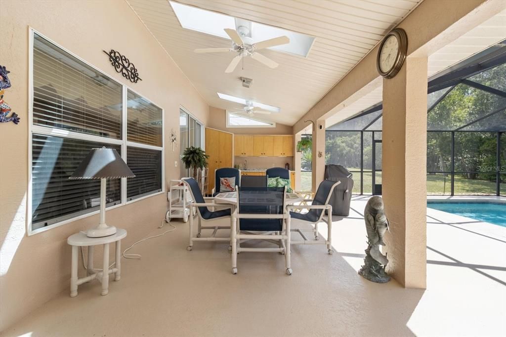 For Sale: $392,000 (3 beds, 2 baths, 1812 Square Feet)