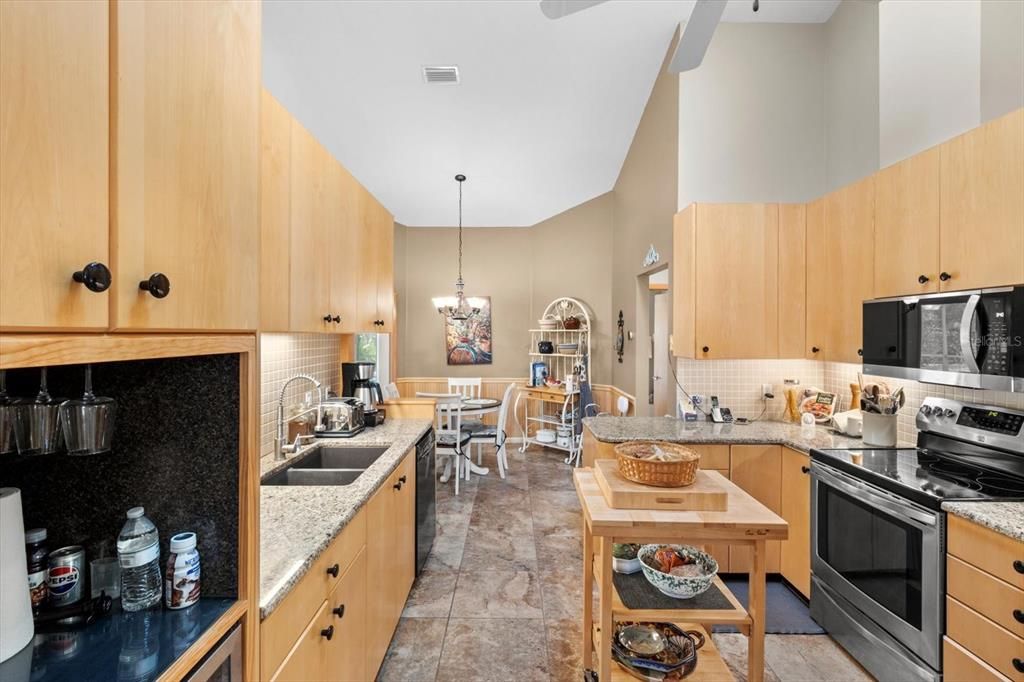 For Sale: $392,000 (3 beds, 2 baths, 1812 Square Feet)