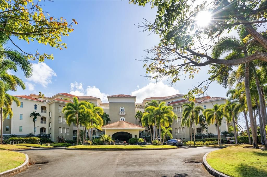 Recently Sold: $4,000,000 (3 beds, 3 baths, 2336 Square Feet)