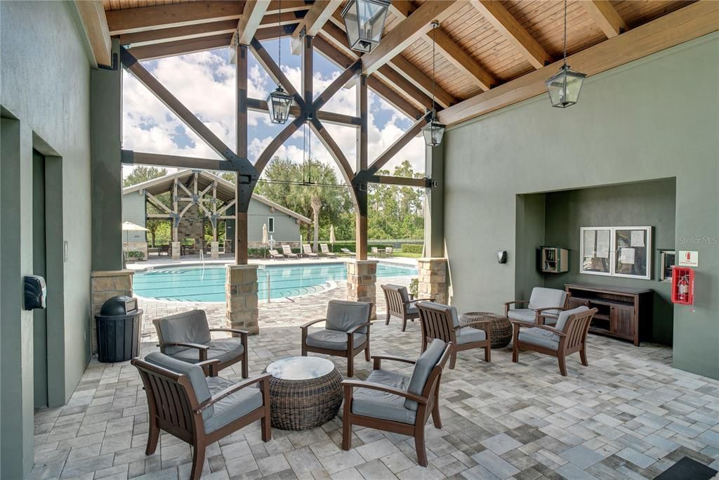 合同活跃: $535,000 (3 贝兹, 2 浴室, 2218 平方英尺)