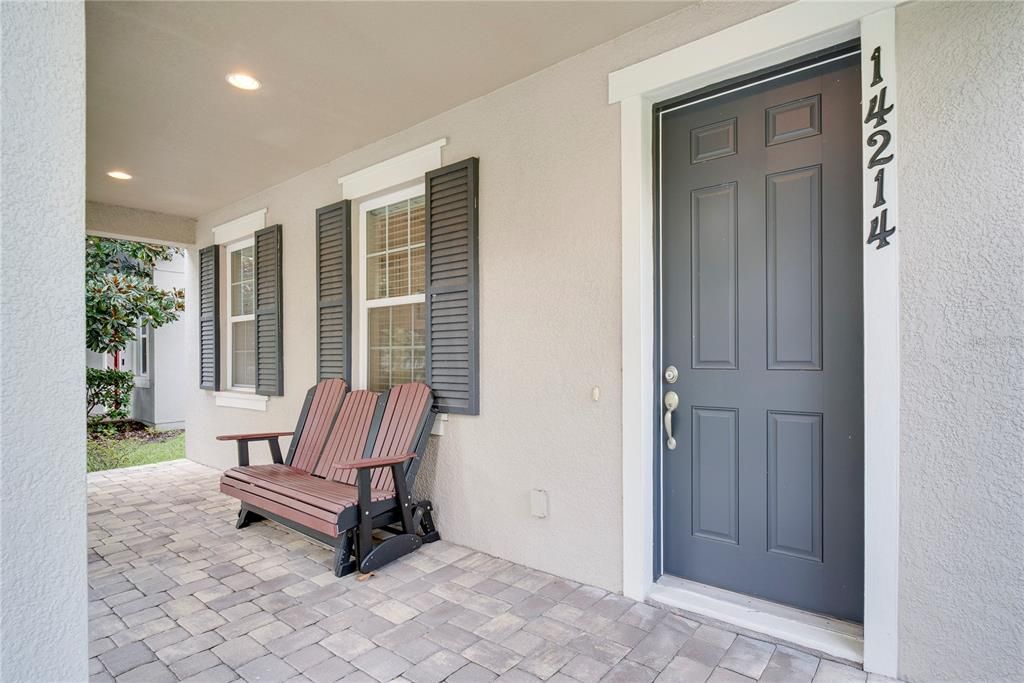 合同活跃: $535,000 (3 贝兹, 2 浴室, 2218 平方英尺)