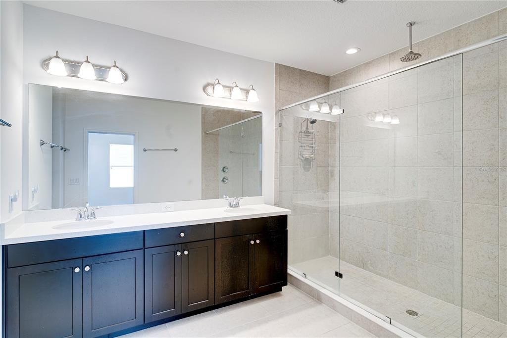 合同活跃: $535,000 (3 贝兹, 2 浴室, 2218 平方英尺)