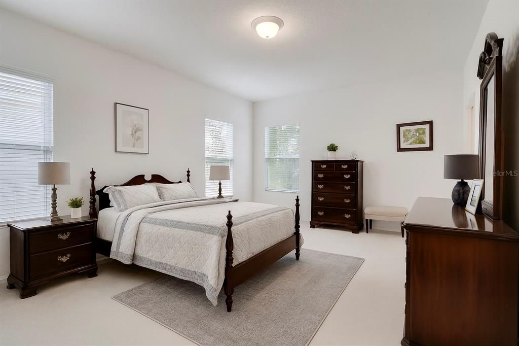 合同活跃: $535,000 (3 贝兹, 2 浴室, 2218 平方英尺)