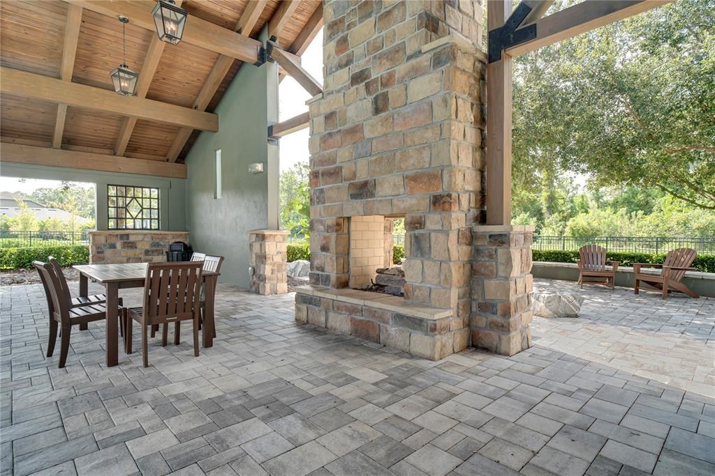 合同活跃: $535,000 (3 贝兹, 2 浴室, 2218 平方英尺)