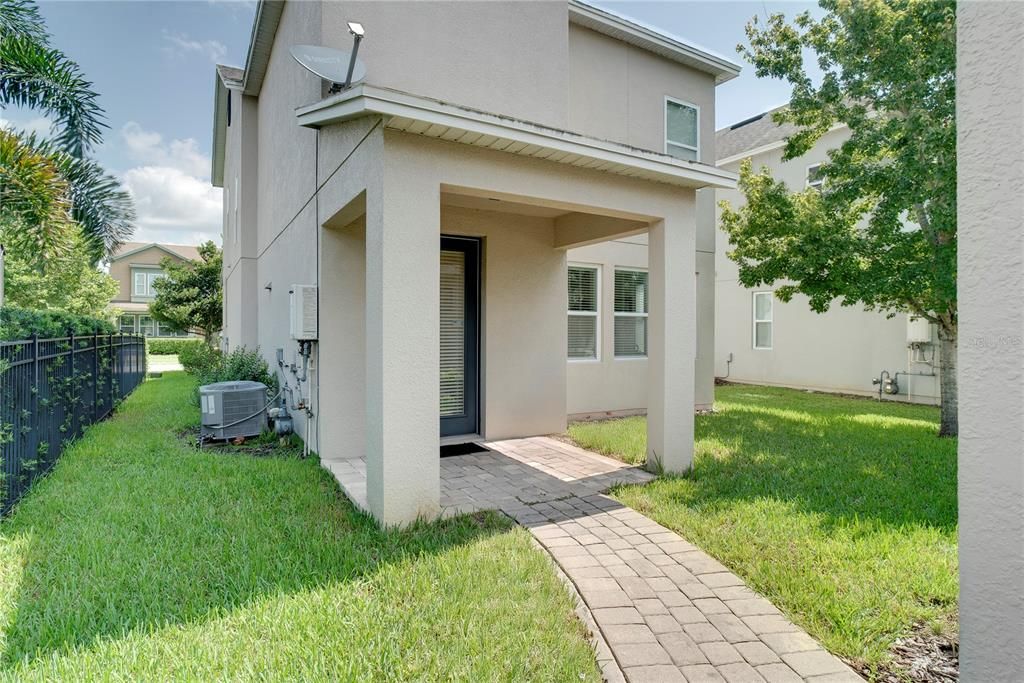 合同活跃: $535,000 (3 贝兹, 2 浴室, 2218 平方英尺)