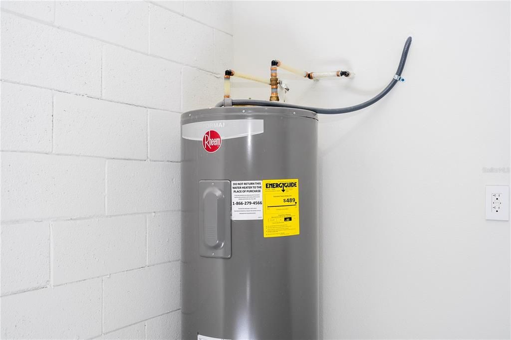 待售: $334,990 (4 贝兹, 3 浴室, 1952 平方英尺)