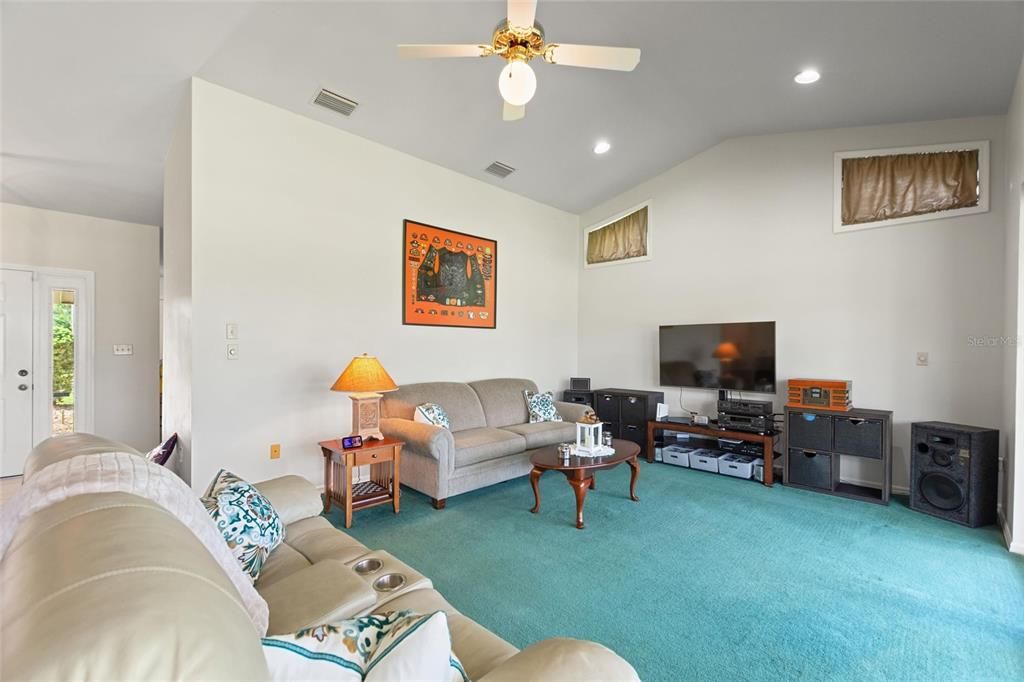 For Sale: $320,000 (3 beds, 2 baths, 2020 Square Feet)