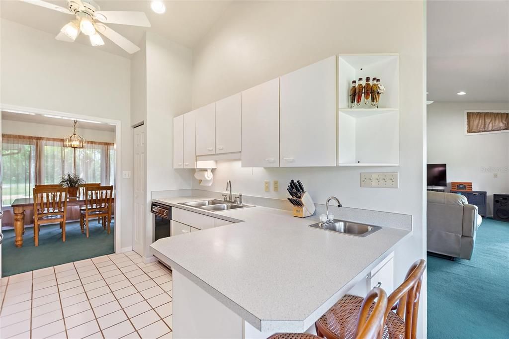 For Sale: $320,000 (3 beds, 2 baths, 2020 Square Feet)