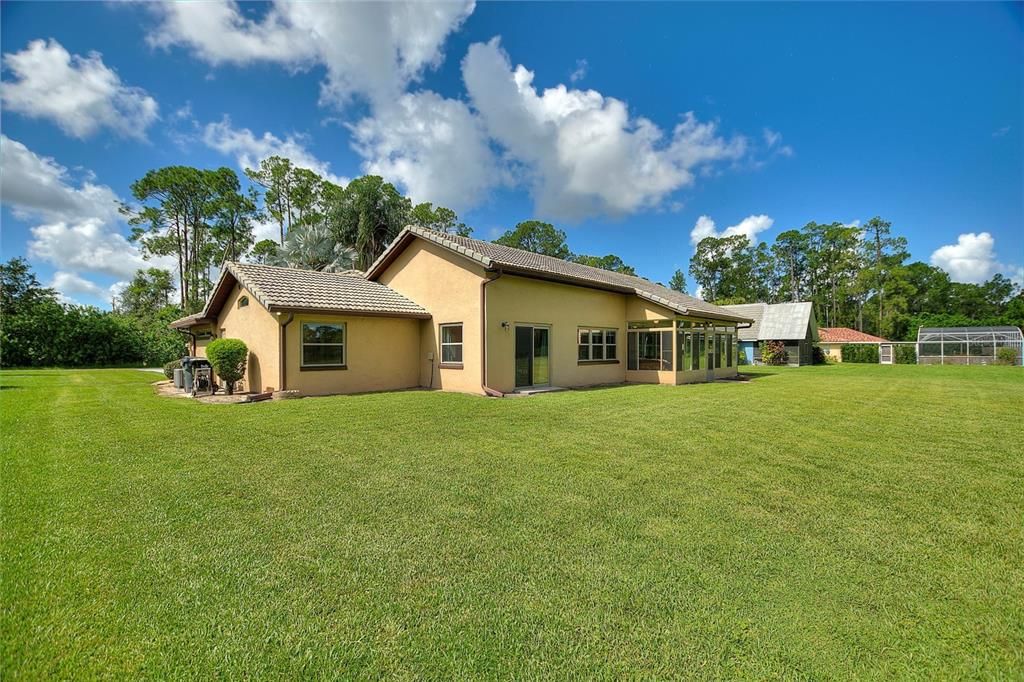 For Sale: $320,000 (3 beds, 2 baths, 2020 Square Feet)