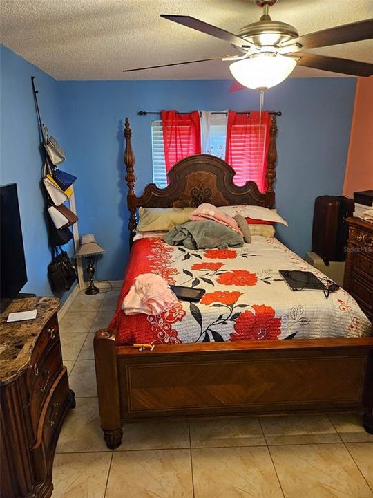 Activo con contrato: $334,900 (3 camas, 2 baños, 1188 Pies cuadrados)