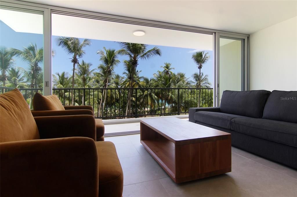 For Rent: $3,500 (2 beds, 2 baths, 1040 Square Feet)