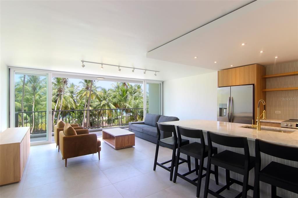 For Rent: $3,500 (2 beds, 2 baths, 1040 Square Feet)