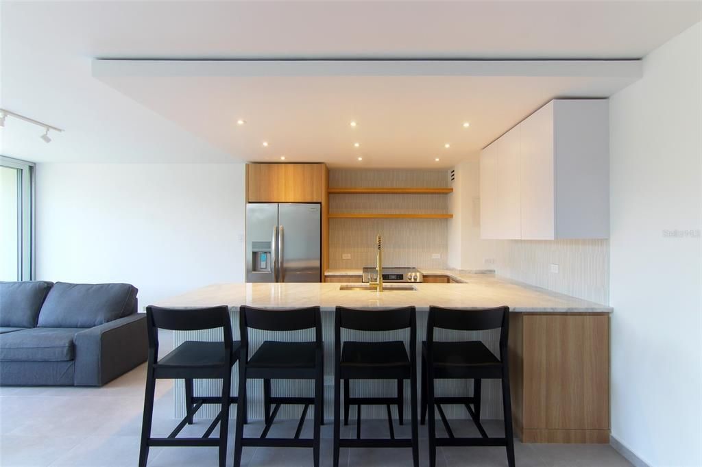 For Rent: $3,500 (2 beds, 2 baths, 1040 Square Feet)