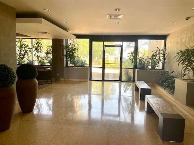 For Rent: $3,500 (2 beds, 2 baths, 1040 Square Feet)