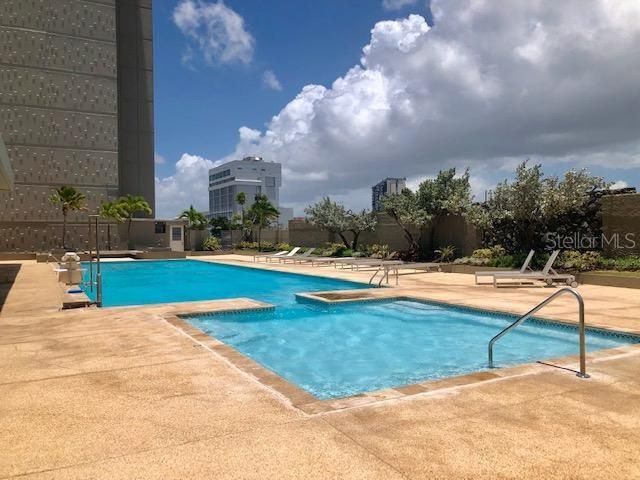 For Rent: $3,500 (2 beds, 2 baths, 1040 Square Feet)