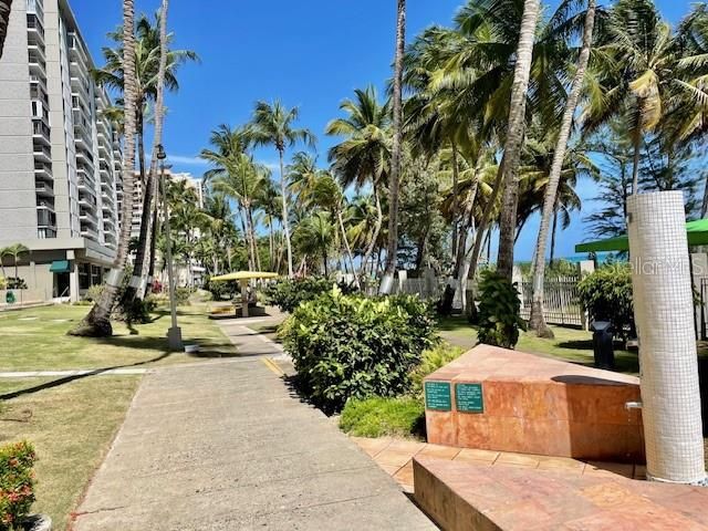 For Rent: $3,500 (2 beds, 2 baths, 1040 Square Feet)