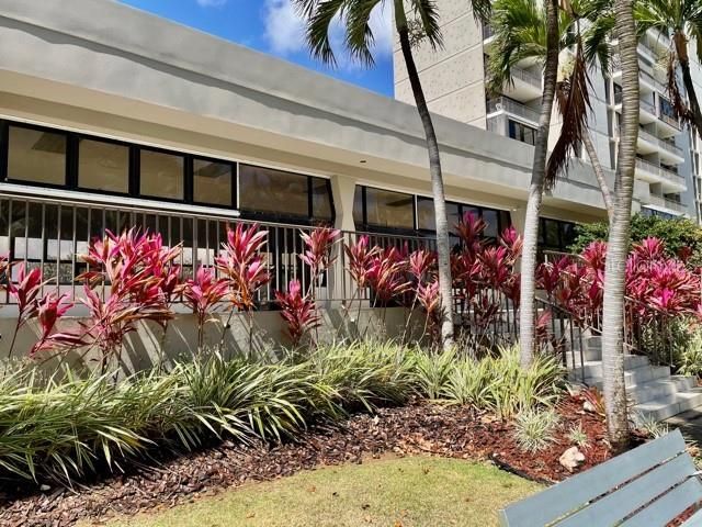 For Rent: $3,500 (2 beds, 2 baths, 1040 Square Feet)