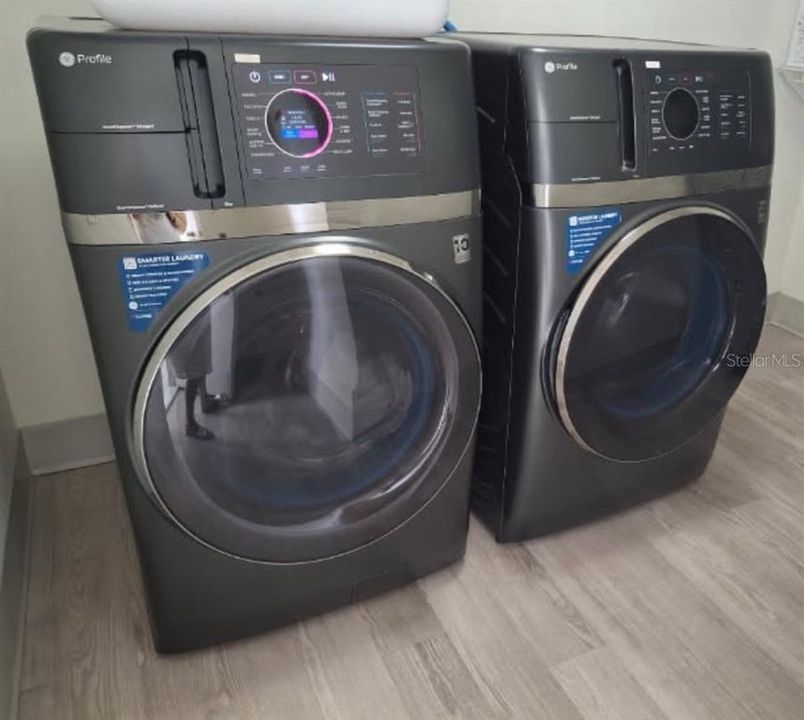 Под контрактом: $215,000 (2 спален, 2 ванн, 1028 Квадратных фут)