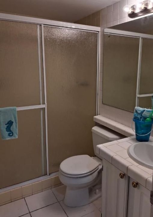 Под контрактом: $215,000 (2 спален, 2 ванн, 1028 Квадратных фут)