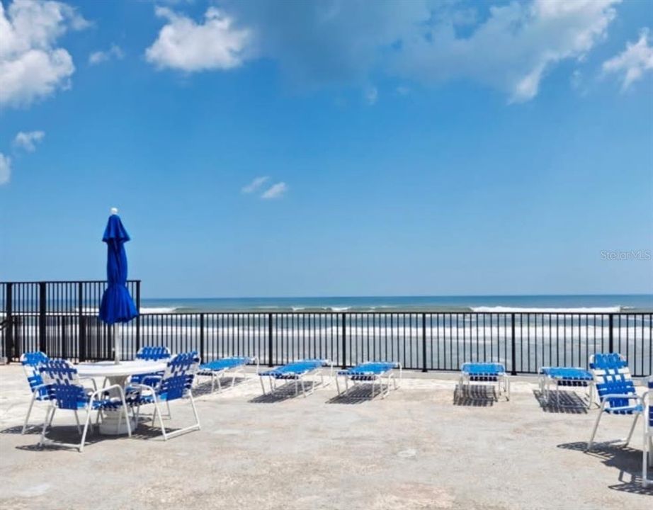 Под контрактом: $215,000 (2 спален, 2 ванн, 1028 Квадратных фут)