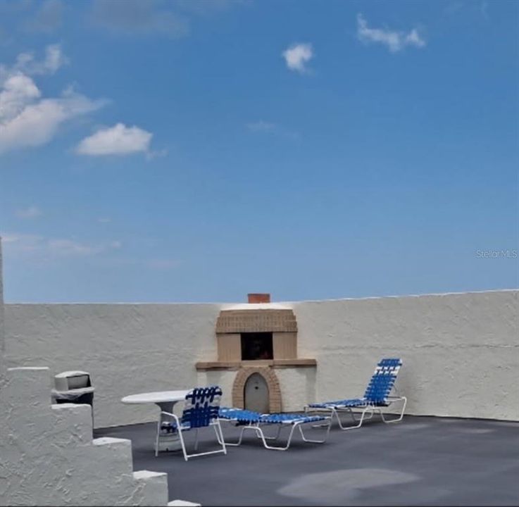 Под контрактом: $215,000 (2 спален, 2 ванн, 1028 Квадратных фут)