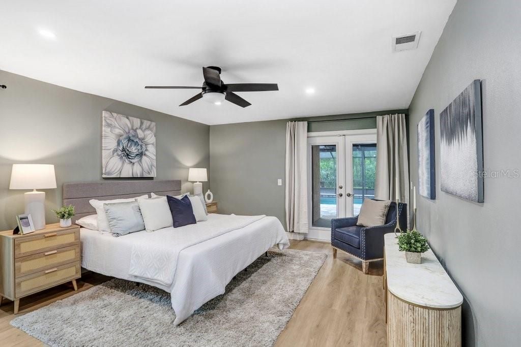 合同活跃: $650,000 (4 贝兹, 3 浴室, 2327 平方英尺)