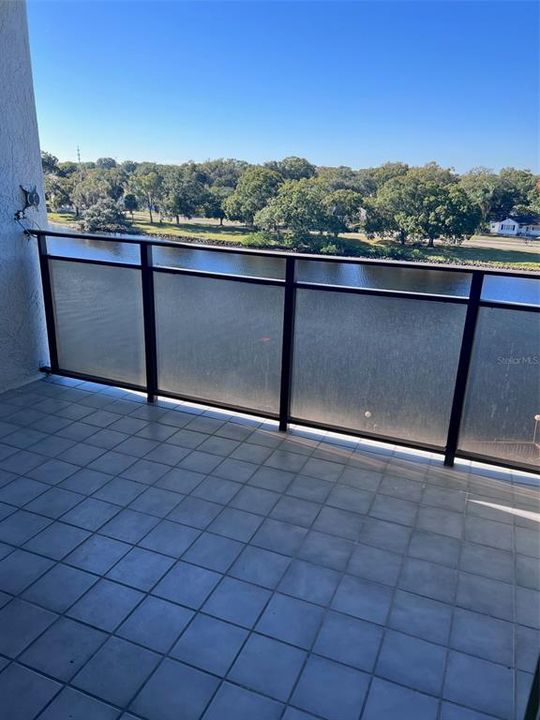 Active With Contract: $2,595 (3 beds, 2 baths, 1547 Square Feet)