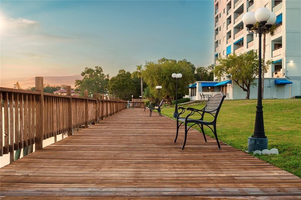 Active With Contract: $2,595 (3 beds, 2 baths, 1547 Square Feet)