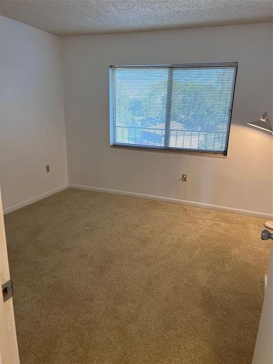 Active With Contract: $2,595 (3 beds, 2 baths, 1547 Square Feet)