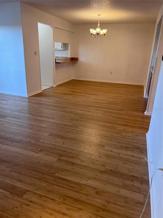 Active With Contract: $2,595 (3 beds, 2 baths, 1547 Square Feet)