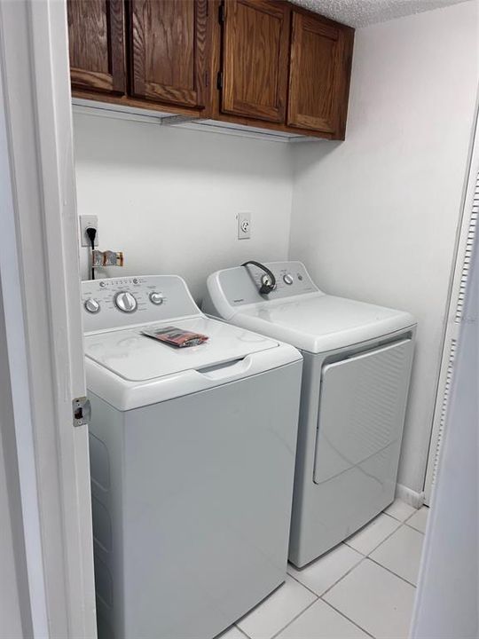 Active With Contract: $2,595 (3 beds, 2 baths, 1547 Square Feet)