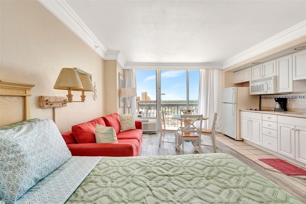 For Sale: $129,000 (0 beds, 1 baths, 339 Square Feet)