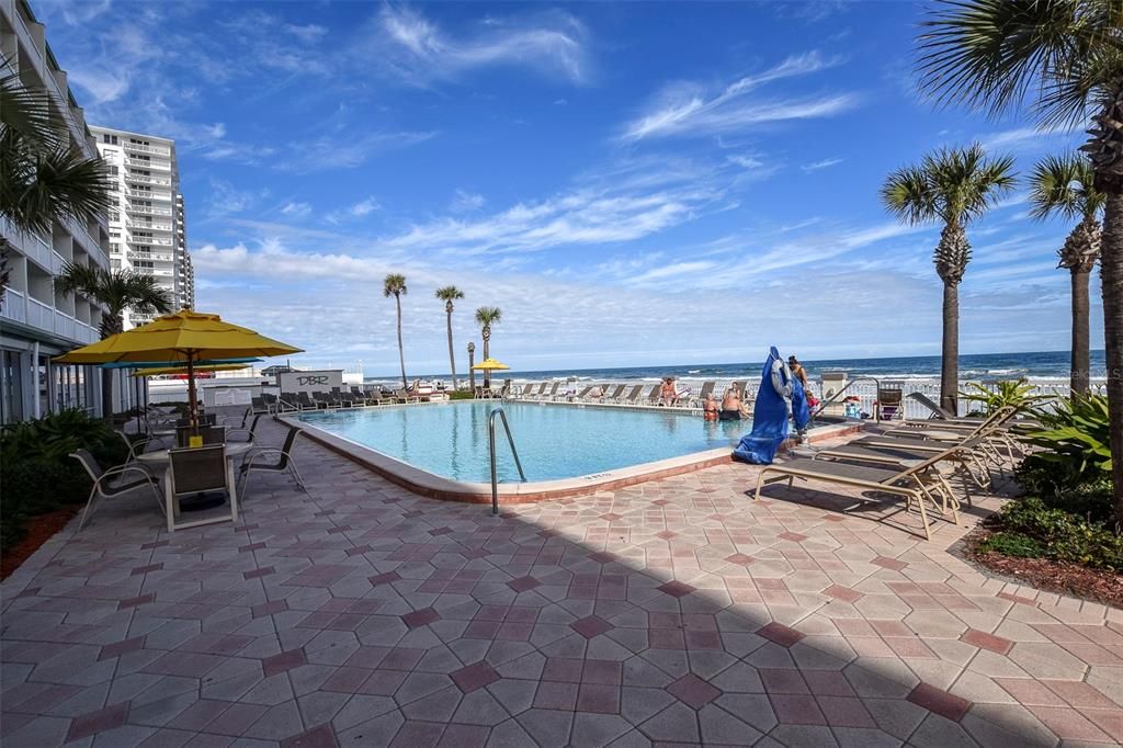 For Sale: $129,000 (0 beds, 1 baths, 339 Square Feet)