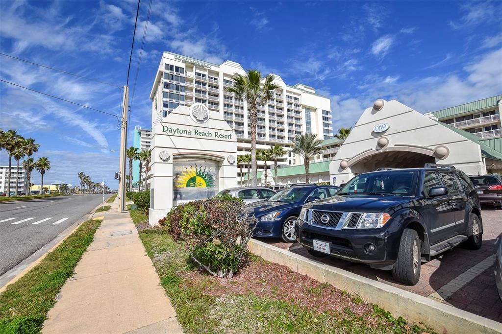 For Sale: $129,000 (0 beds, 1 baths, 339 Square Feet)