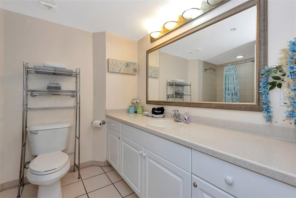 For Sale: $129,000 (0 beds, 1 baths, 339 Square Feet)